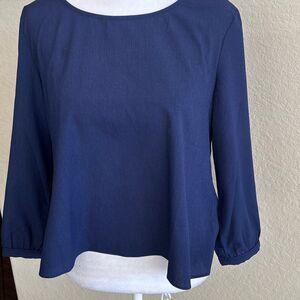 ARYN K Women's Size M Button Back Blouse Navy Blue Sophisticated Elevated NEW